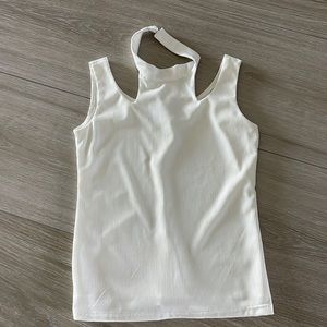 UN DEUX TROIS White Cold Shoulder HIGH neck sleeveless blouse